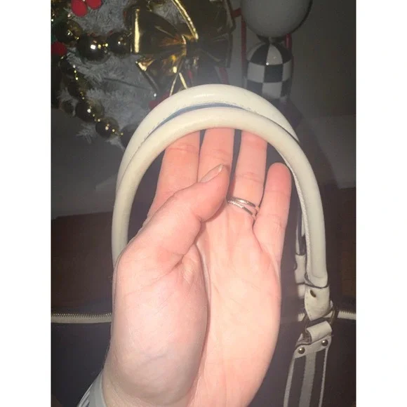 Michael Kors Navy Blue Nylon Tote Bag with Cream Leather Trim and Gold Hardware - Picture 4 of 15